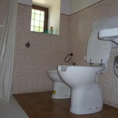 לינה וארוחת בוקר Torre Rocciola 3*
