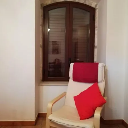 לינה וארוחת בוקר Torre Rocciola מודיקה