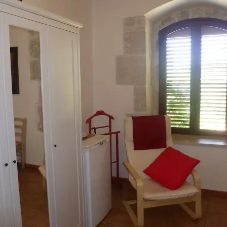 Torre Rocciola לינה וארוחת בוקר מודיקה