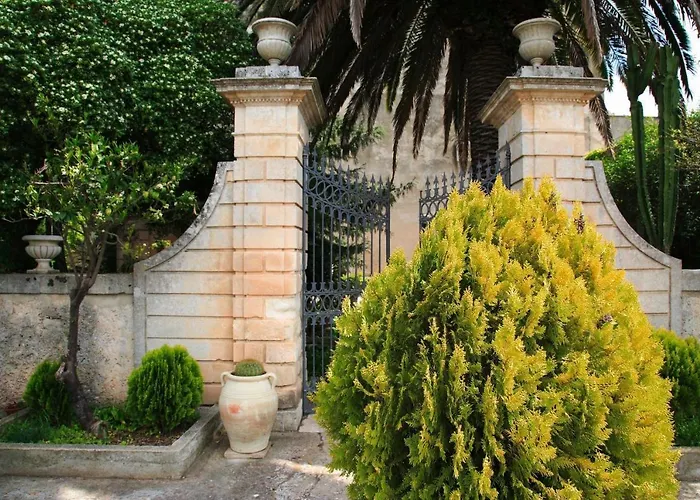 Bed & Breakfast Torre Rocciola 3*