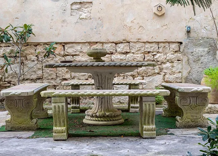 Torre Rocciola Bed and breakfast